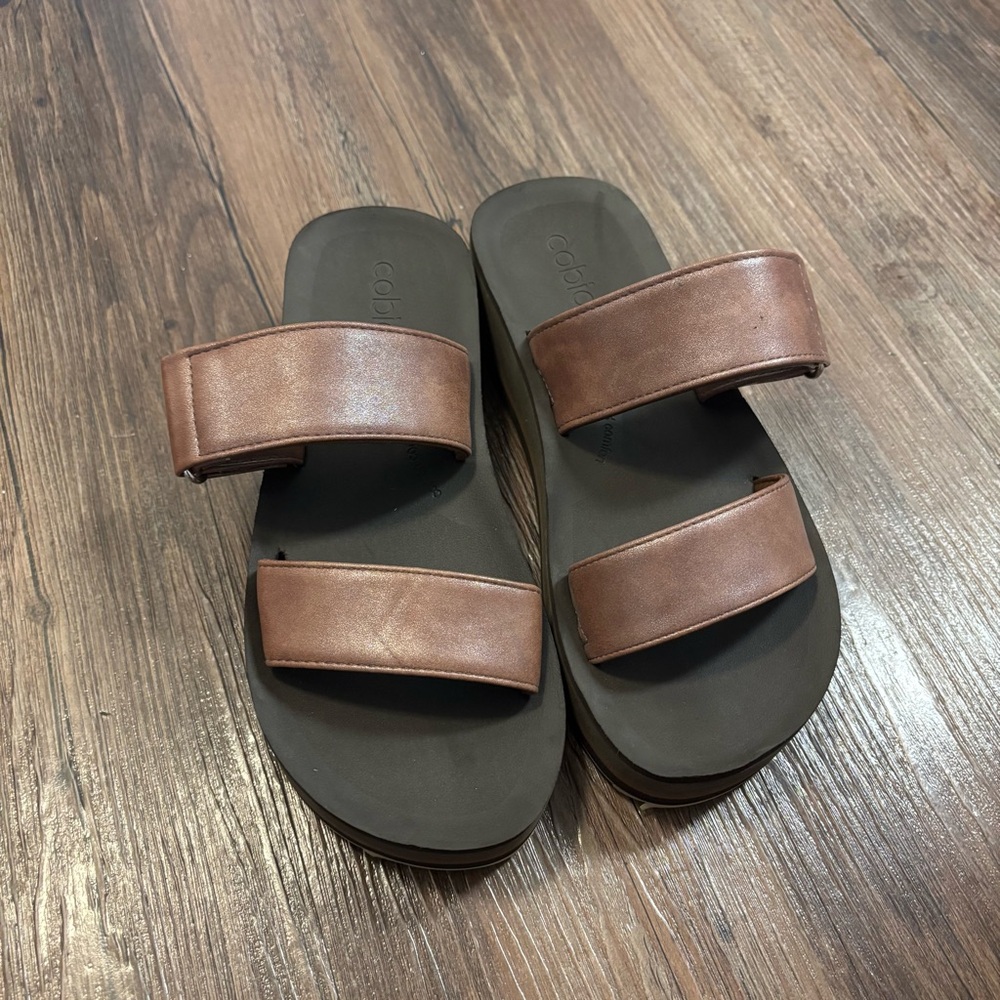 Covina Brown and Black Platform Foam Sandals Size S